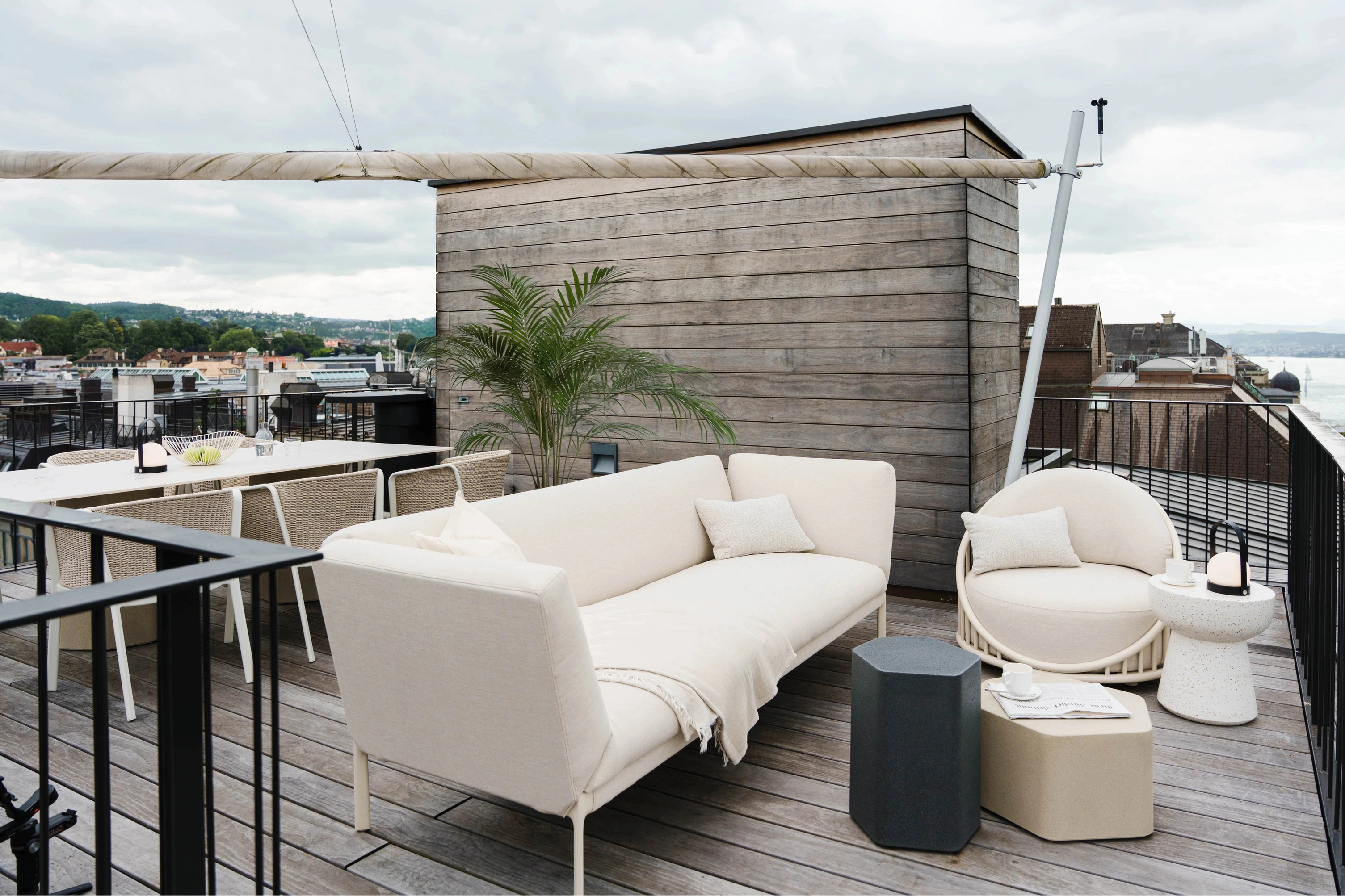 Minimalistische moderne Stadtwohnung | Upscale Interiors