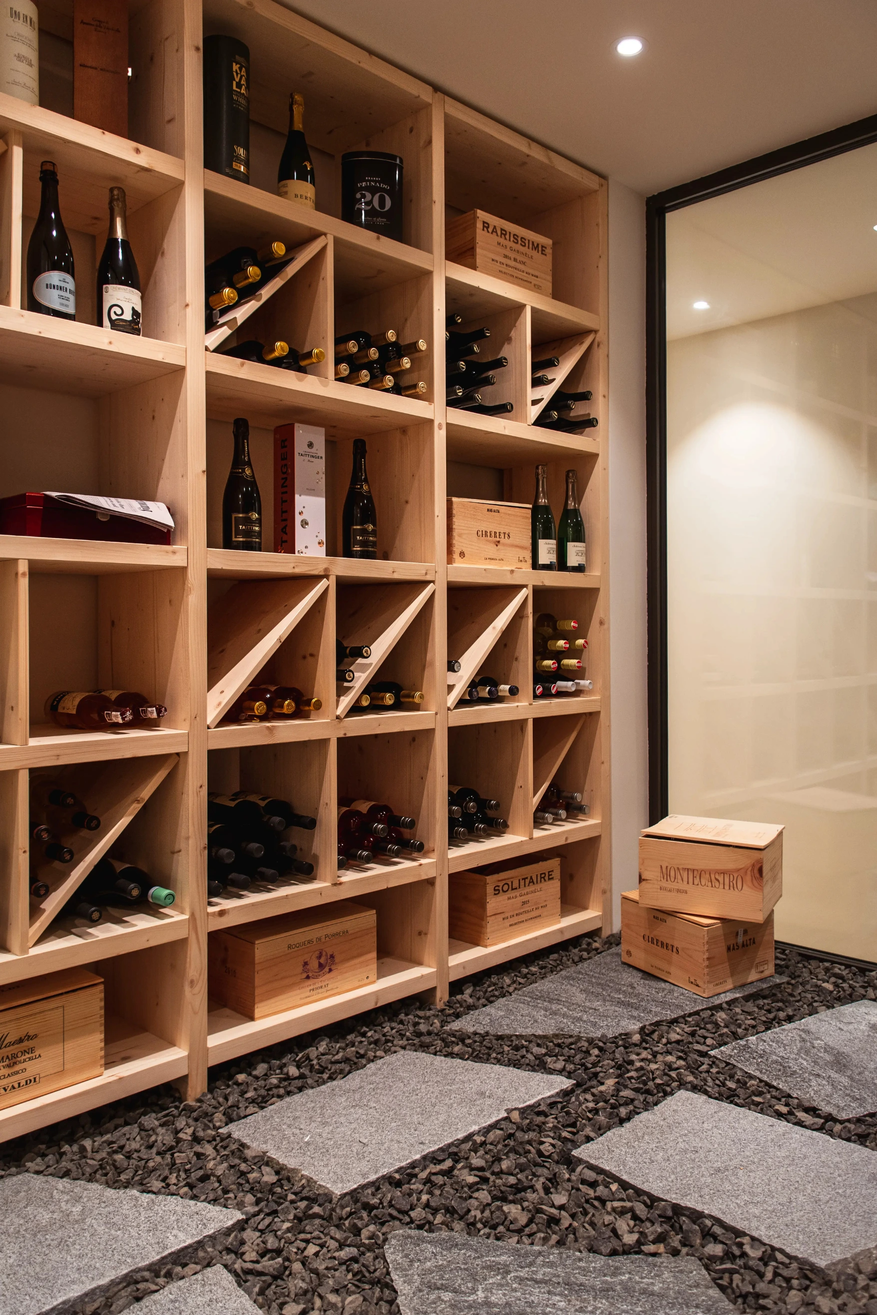 Contemporary Apartment | Upscale Interiors