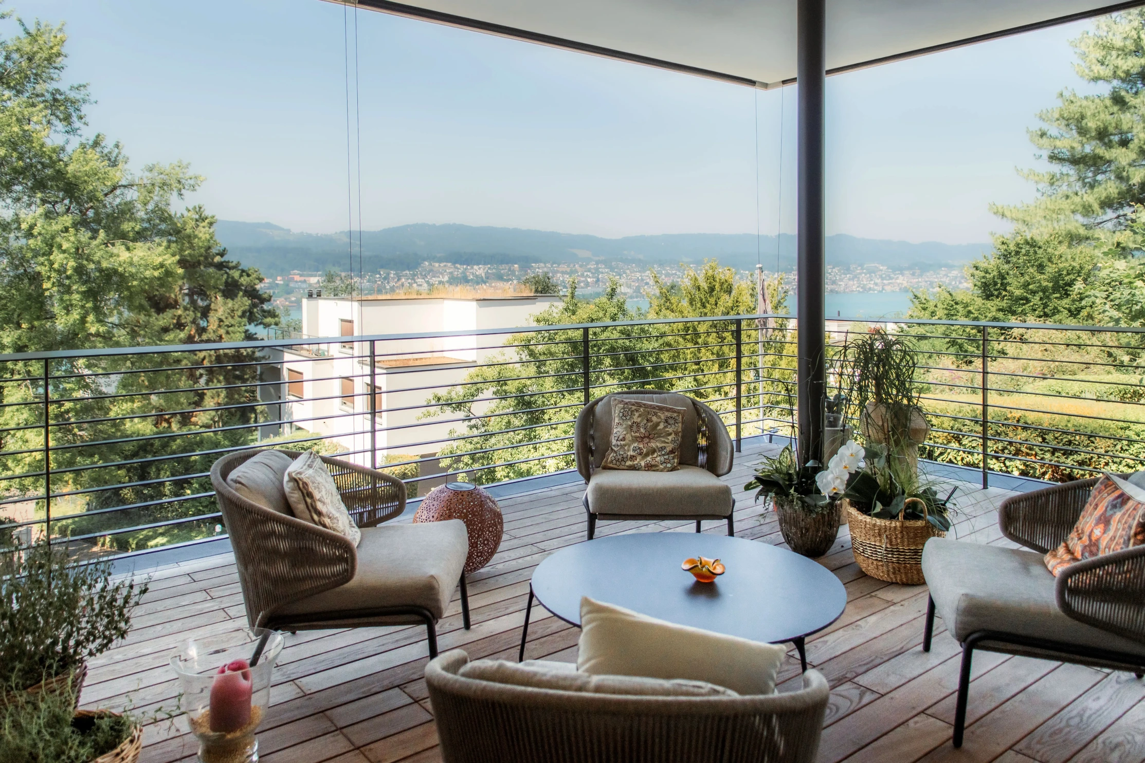 Contemporary Apartment | Upscale Interiors