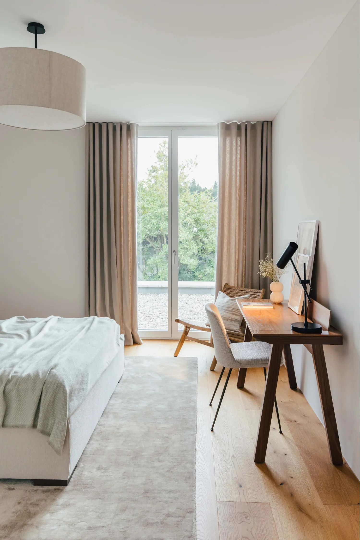 Cozy and Relaxing Bedroom Design