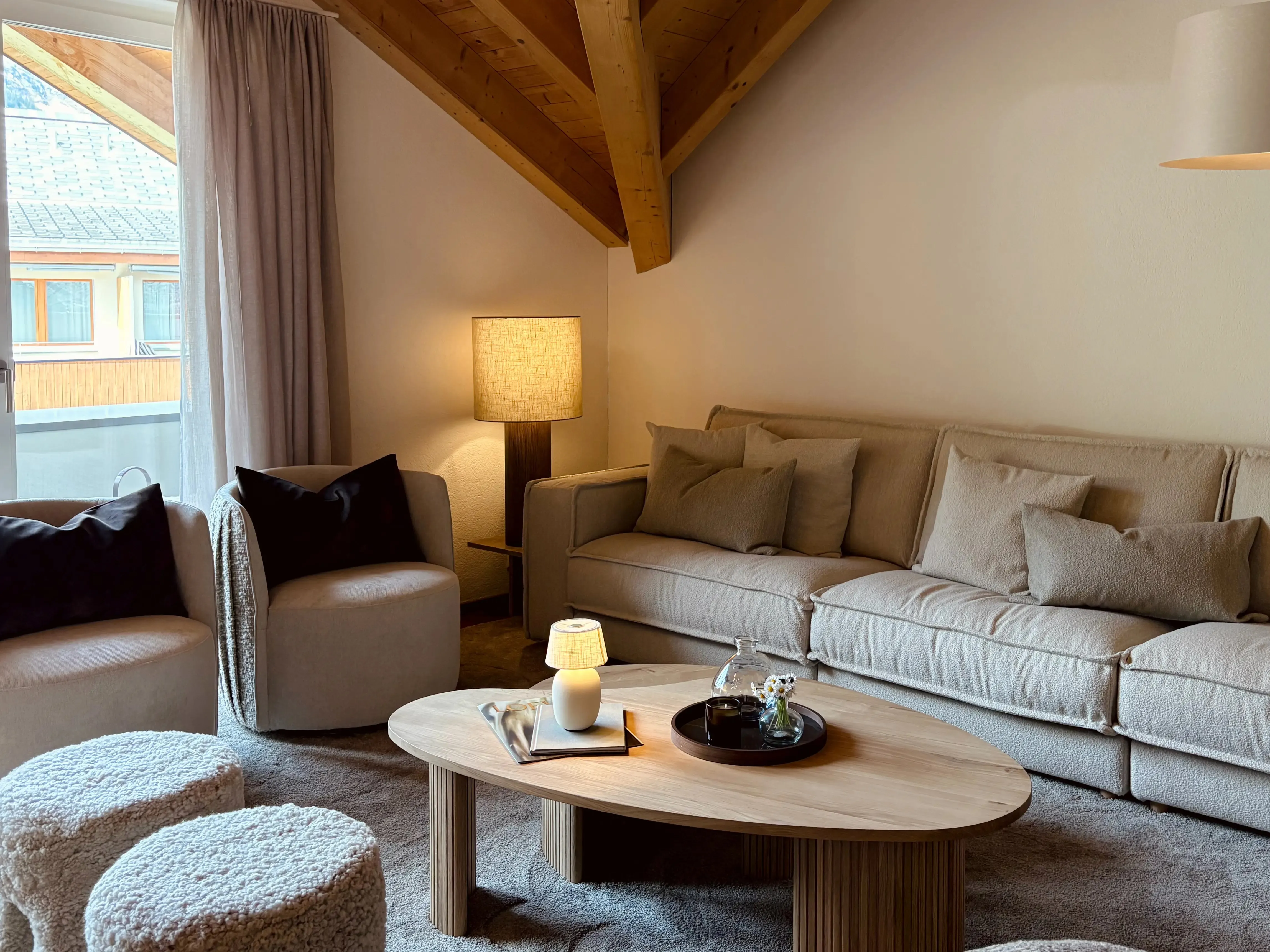 Die Kunst der Materialkombination im Interior Design | Upscale Interiors