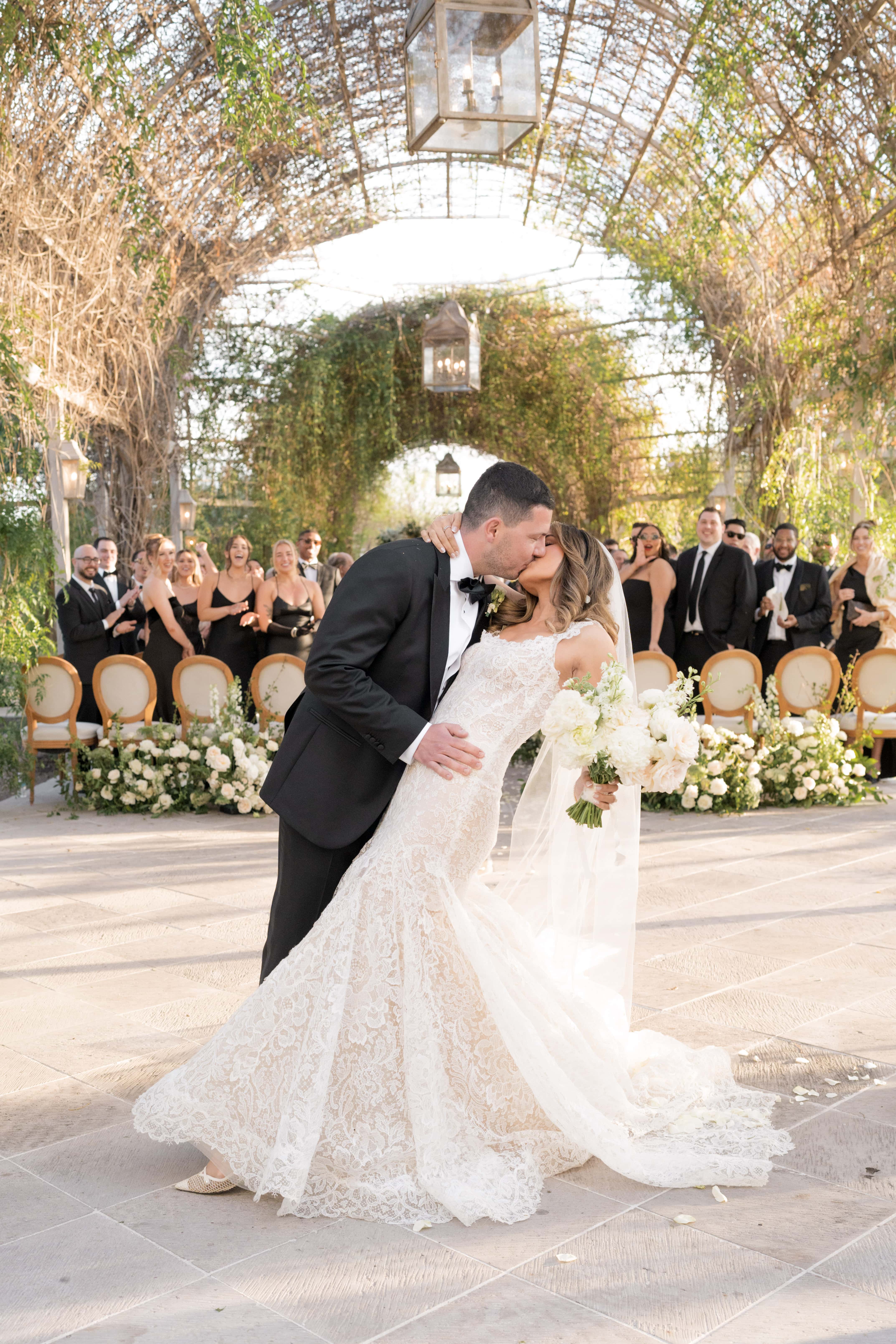 Lucero Álvarez Agency en Junebug Weddings: El arte de fusionar dos cultura a través del diseño de bodas en San Miguel de Allende
