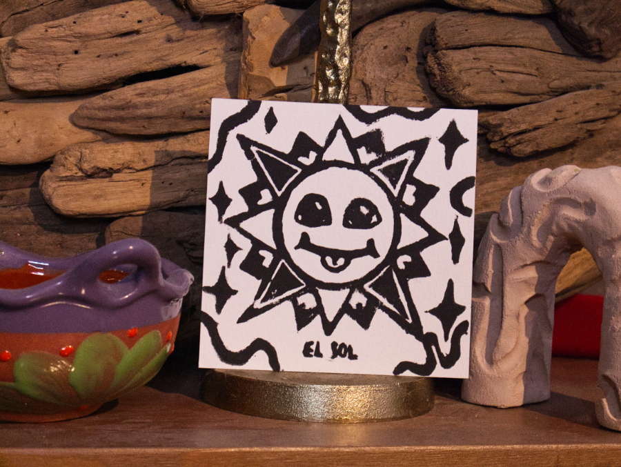 "EL SOL" 5"x5" Lino block print on heavyweight fine art paper. Carved and printed in house by Mel to brighten your day.
𝐵𝓊𝑒𝓃 𝒹í𝒶!