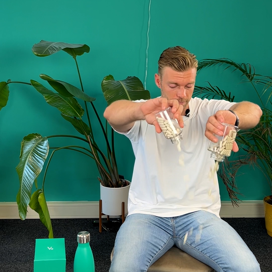 Founder Viteezy met vitaminepotjes