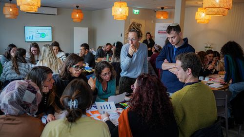 מרכז בלומברג סגול