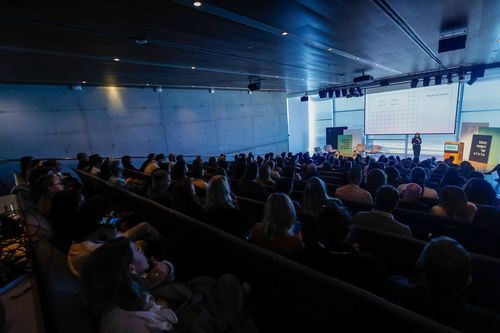 מרכז בלומברג סגול