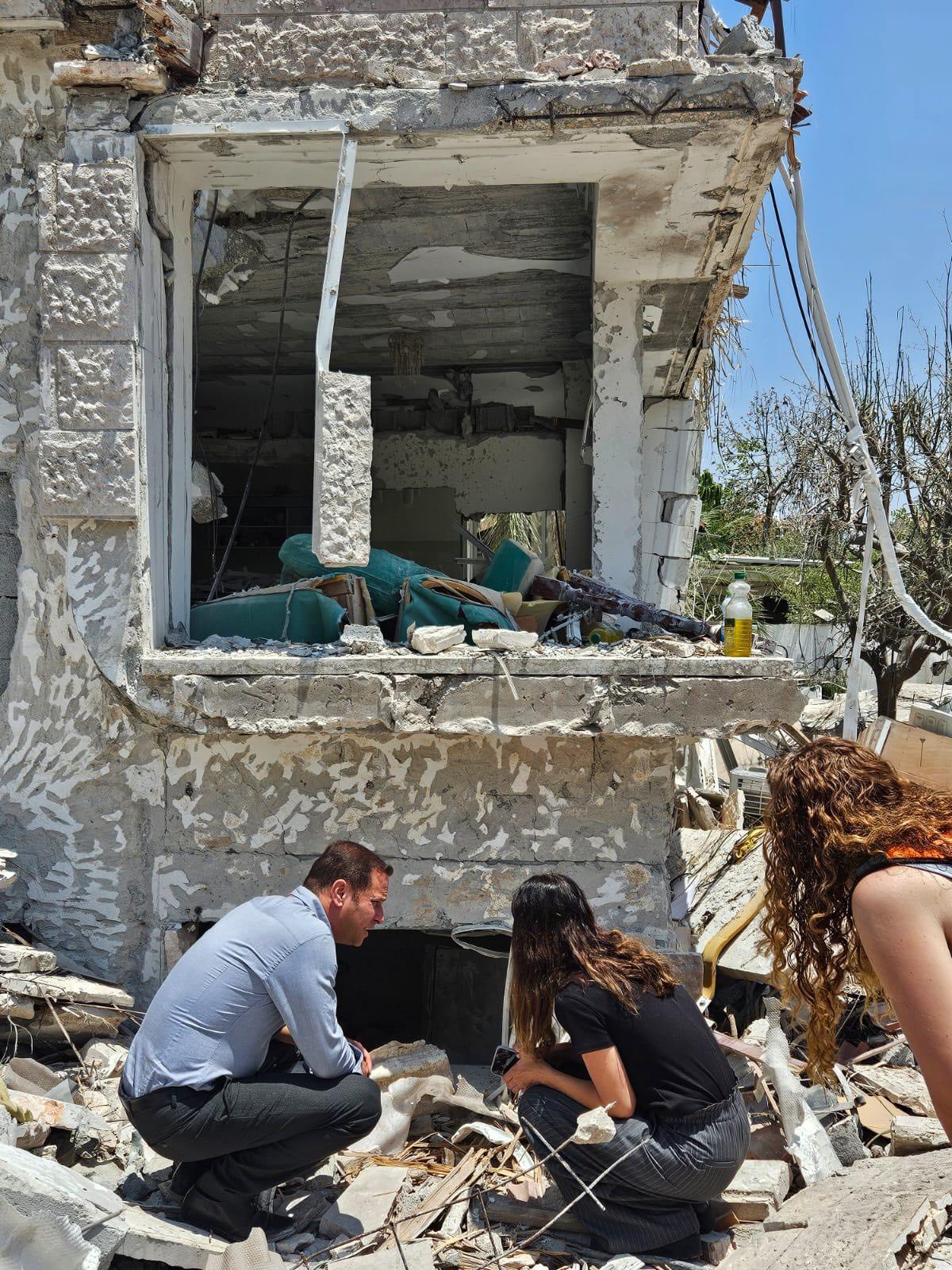 רשל״צ מראה שמנהיגות זה בפרטים הקטנים 
