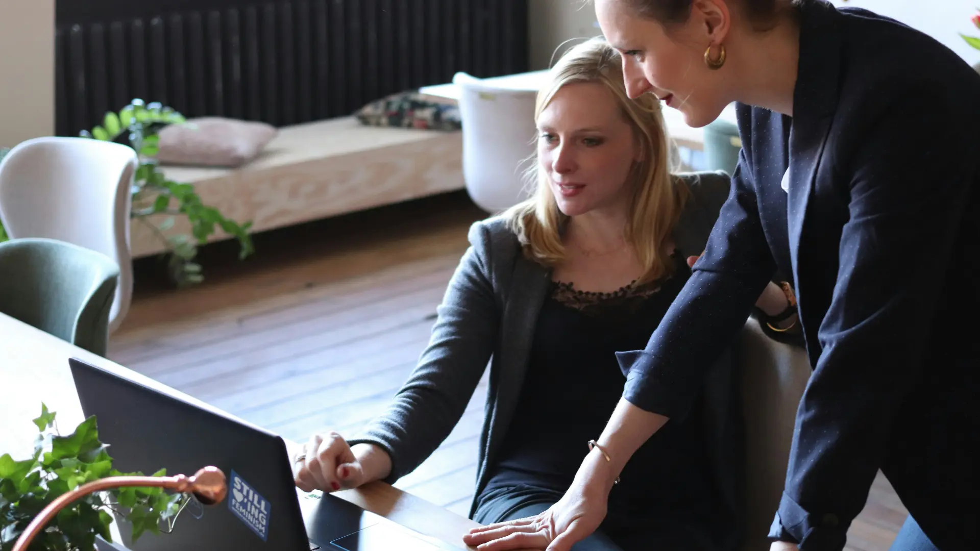Financial Planner: What Should a Financial Advisor Website Include