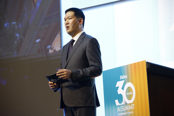 기조연설에 나선 허윤홍 GS건설 대표는 AI 시대의 리더십과 건설산업의 디지털 전환 사례를 소개했다. 허 대표는 “AI는 건설의 도구가 아니라 산업의 언어”라며 리더의 결단이 변화를 이끈다고 강조했다. 김정훈 기자