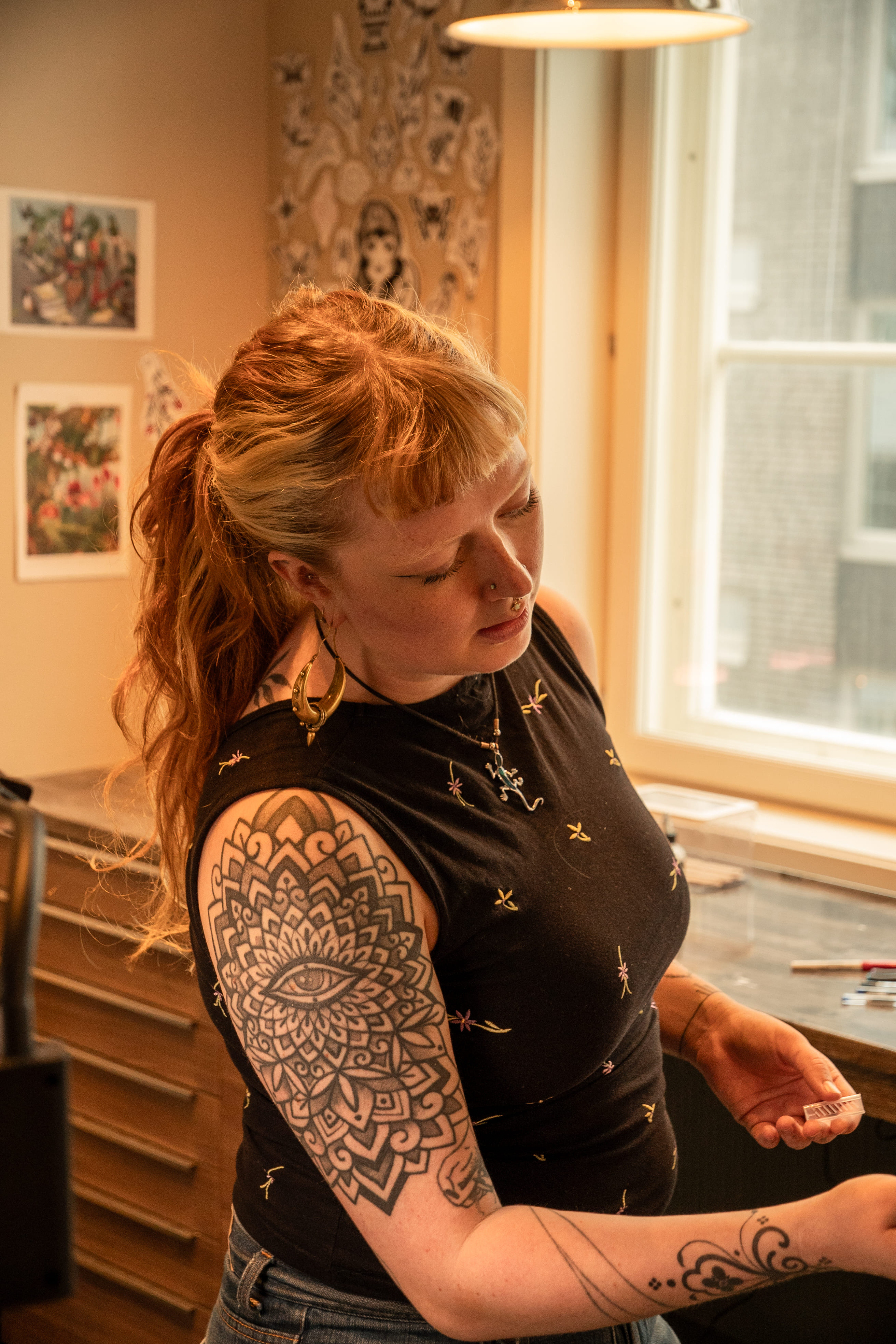 Bilde av tatovøren Pernille
