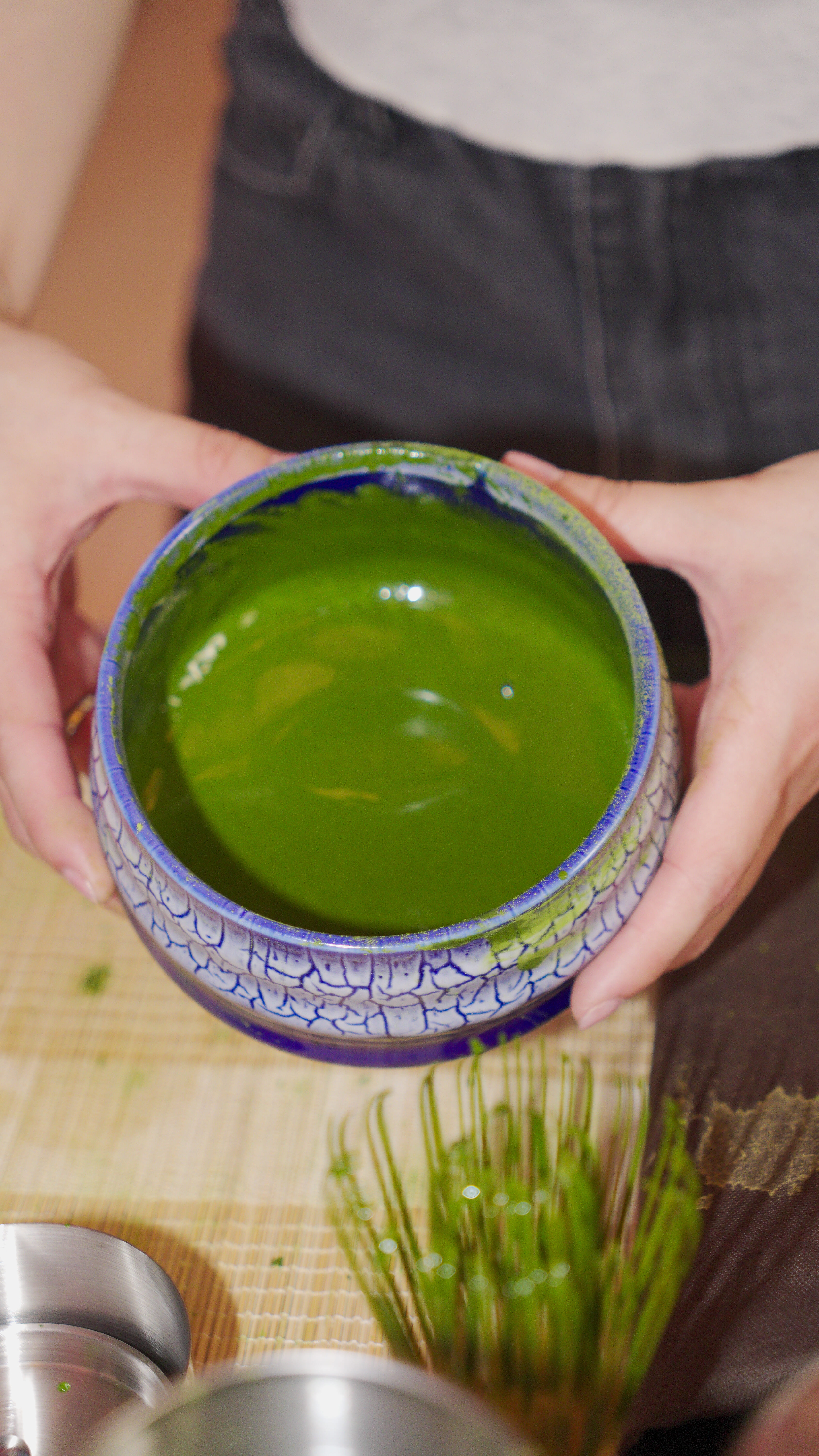 Bilde av matcha i en skål