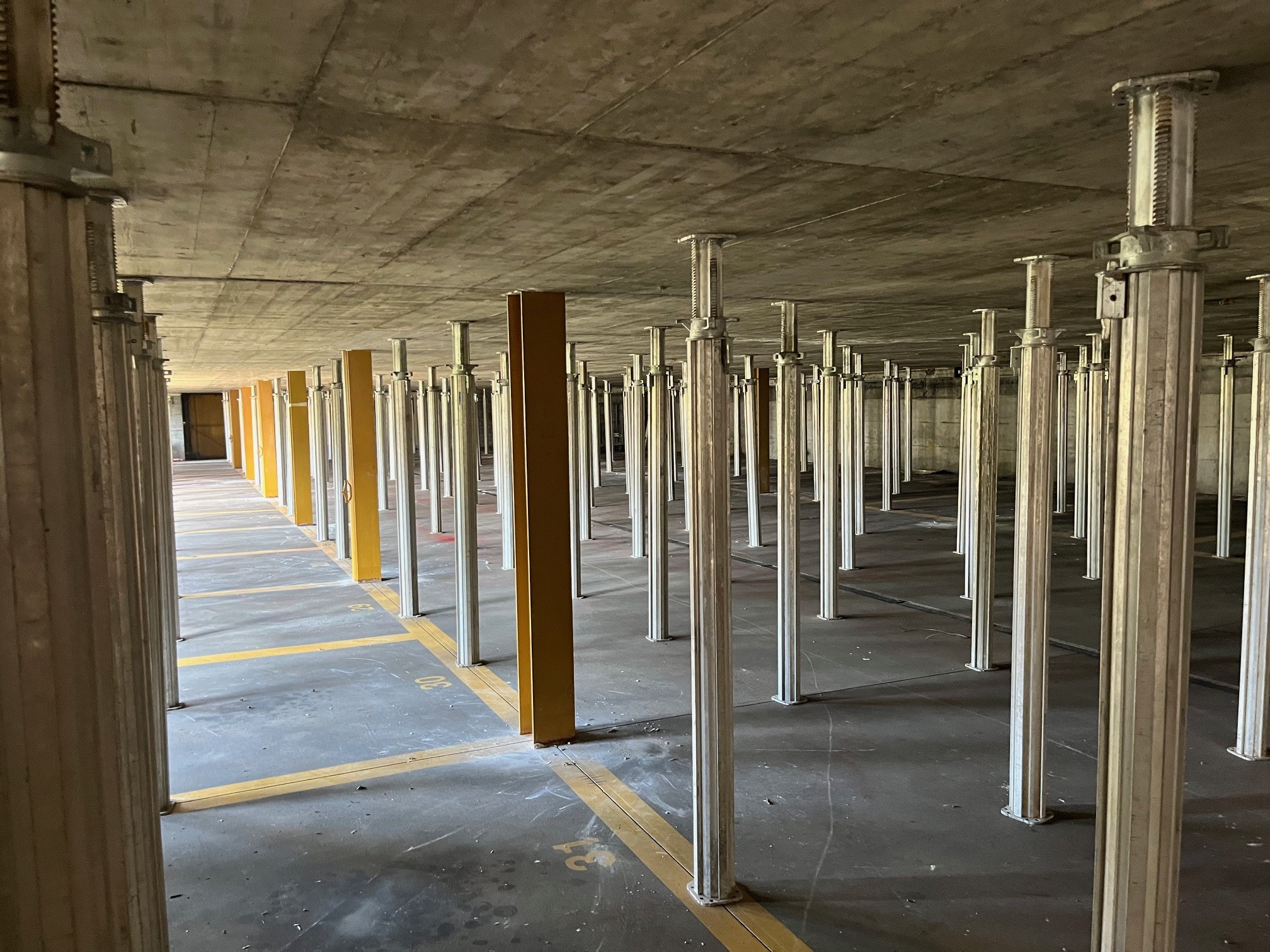 Abstützung der Einstellhallendecke