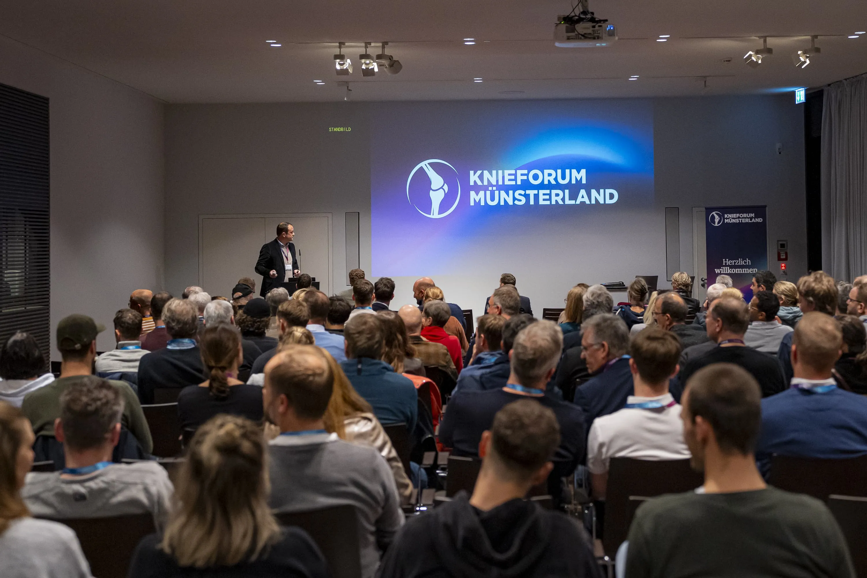 Publikum bei einem Vortrag des Knieforum Münsterland