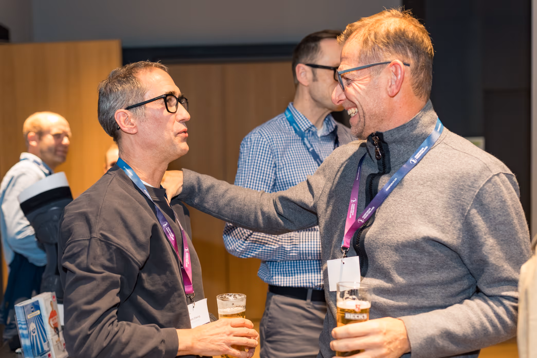 Die Referenten 2024 Posieren auf dem Knieforum Münsterland