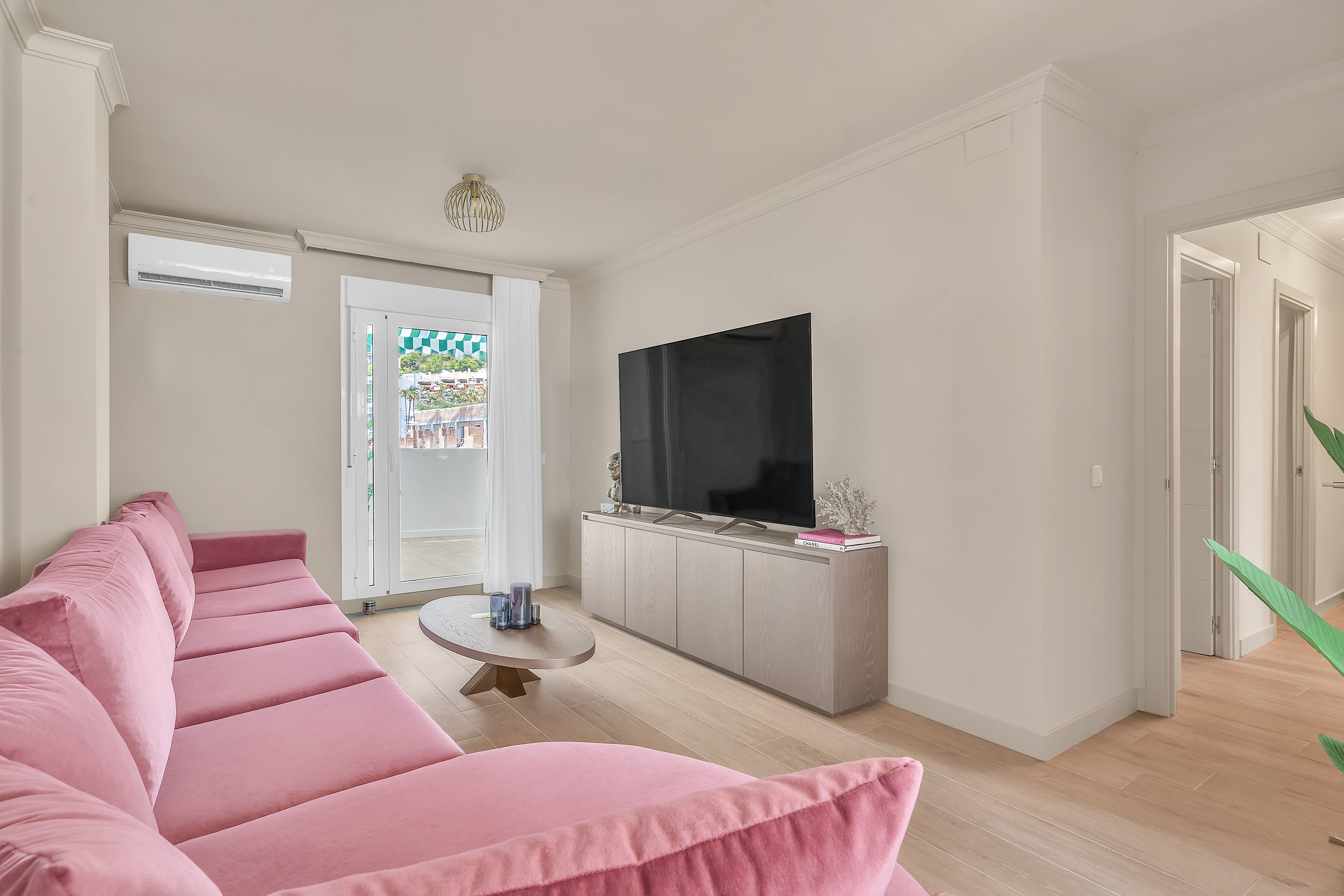 Open woonruimte met eetgedeelte – Casa Lyvanto 2.0