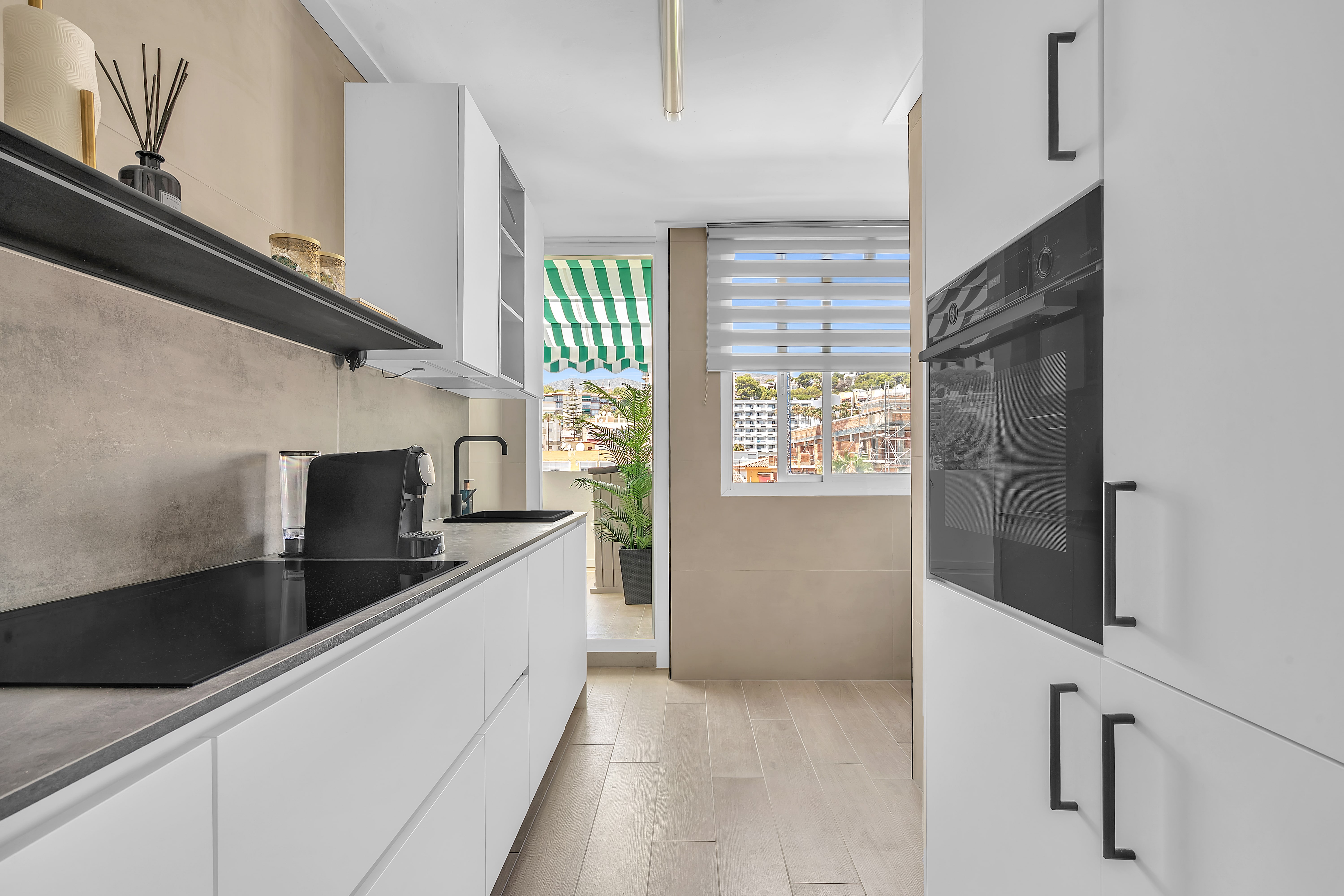 Volledig uitgeruste moderne keuken van Casa Lyvanto 2.0