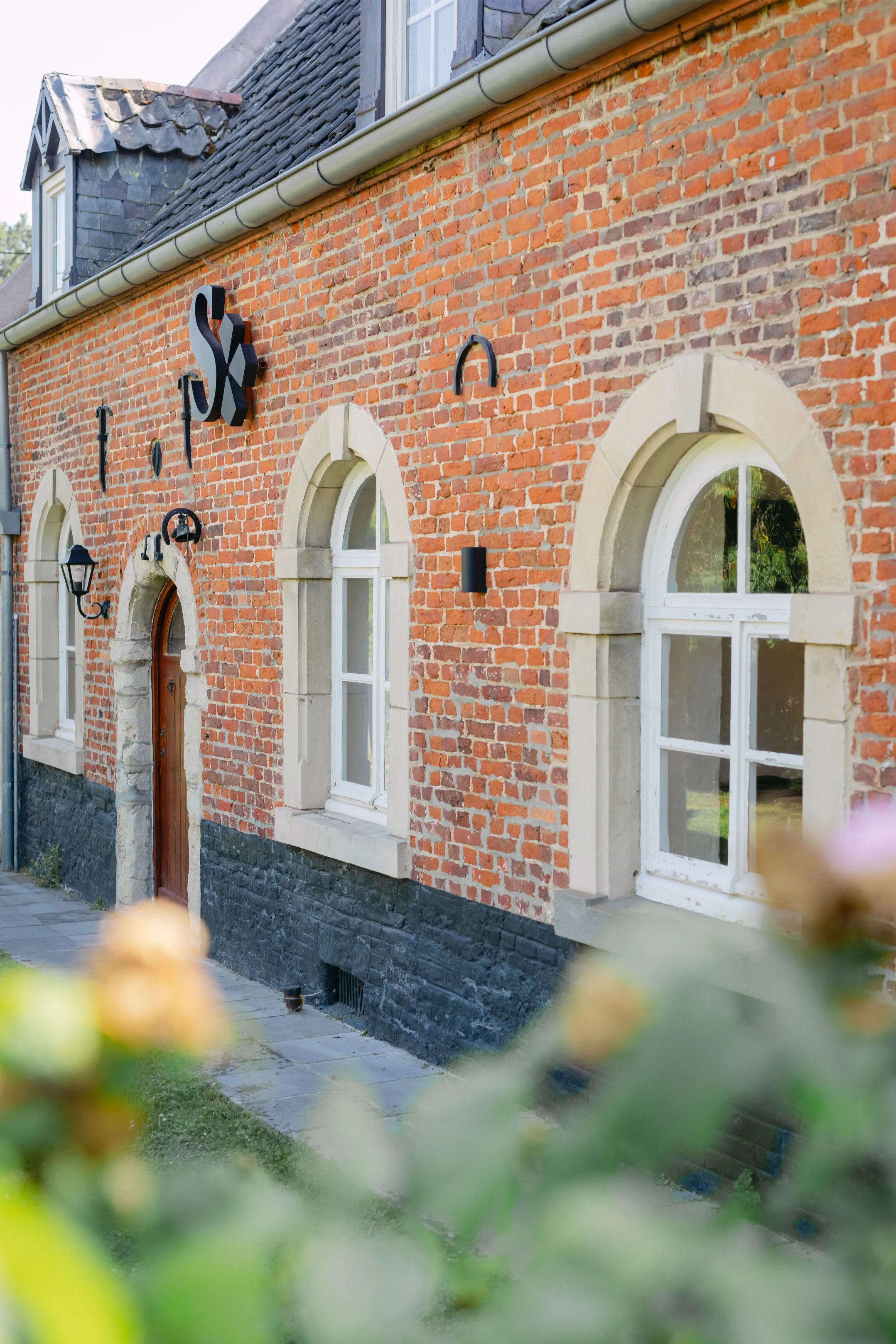 Façade avant de la Maison du Sergent, lieu événementiel à Wavre