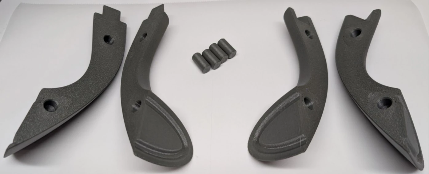 Step 04: Create the two handle halves image 1