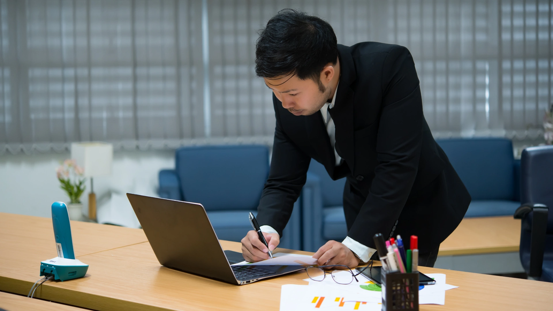 How Poor Inventory Turnover Creates Dead Stock?