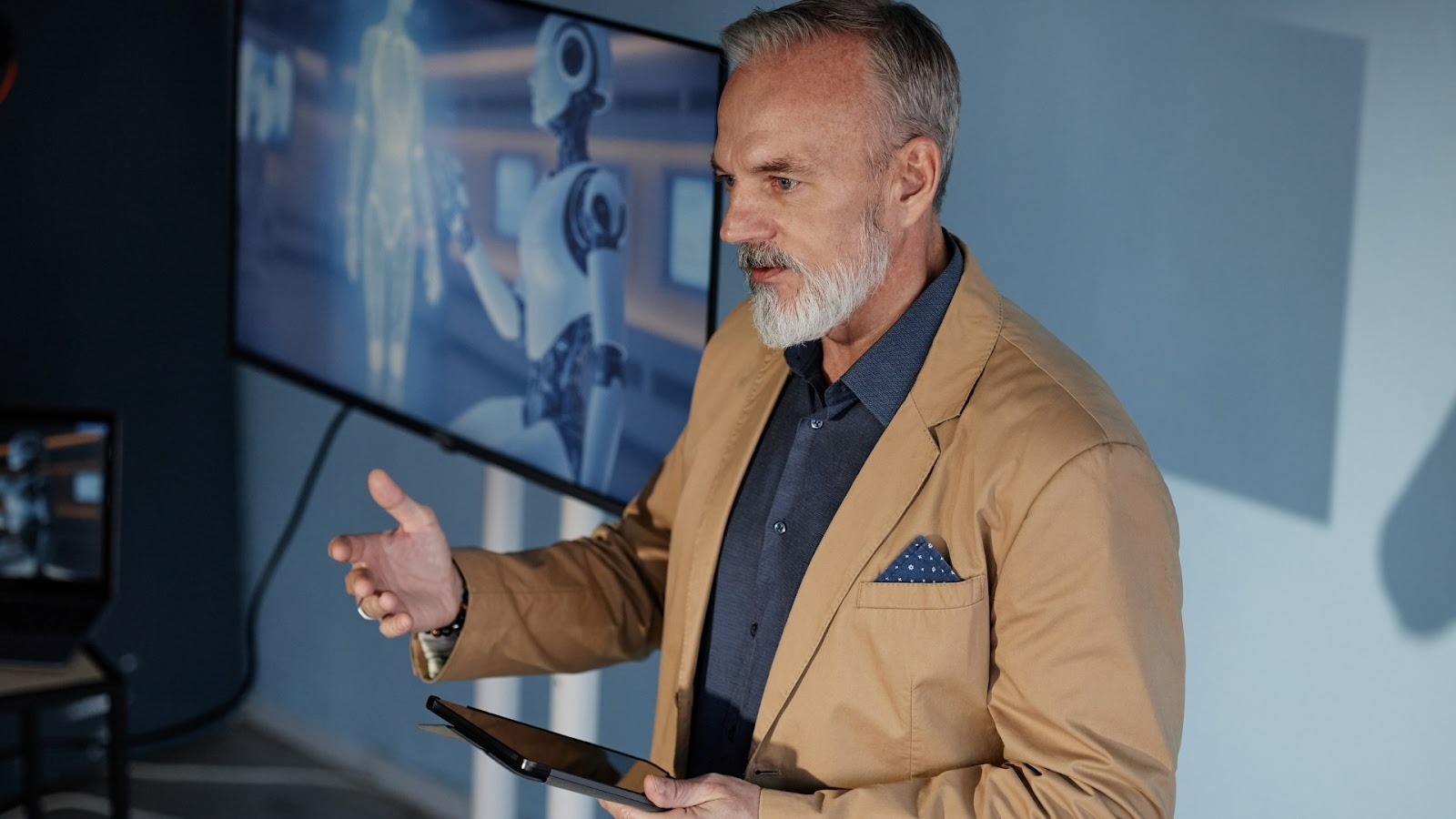 Common Mistakes Saudi Organizations Make When Using AI for Sales Forecasting