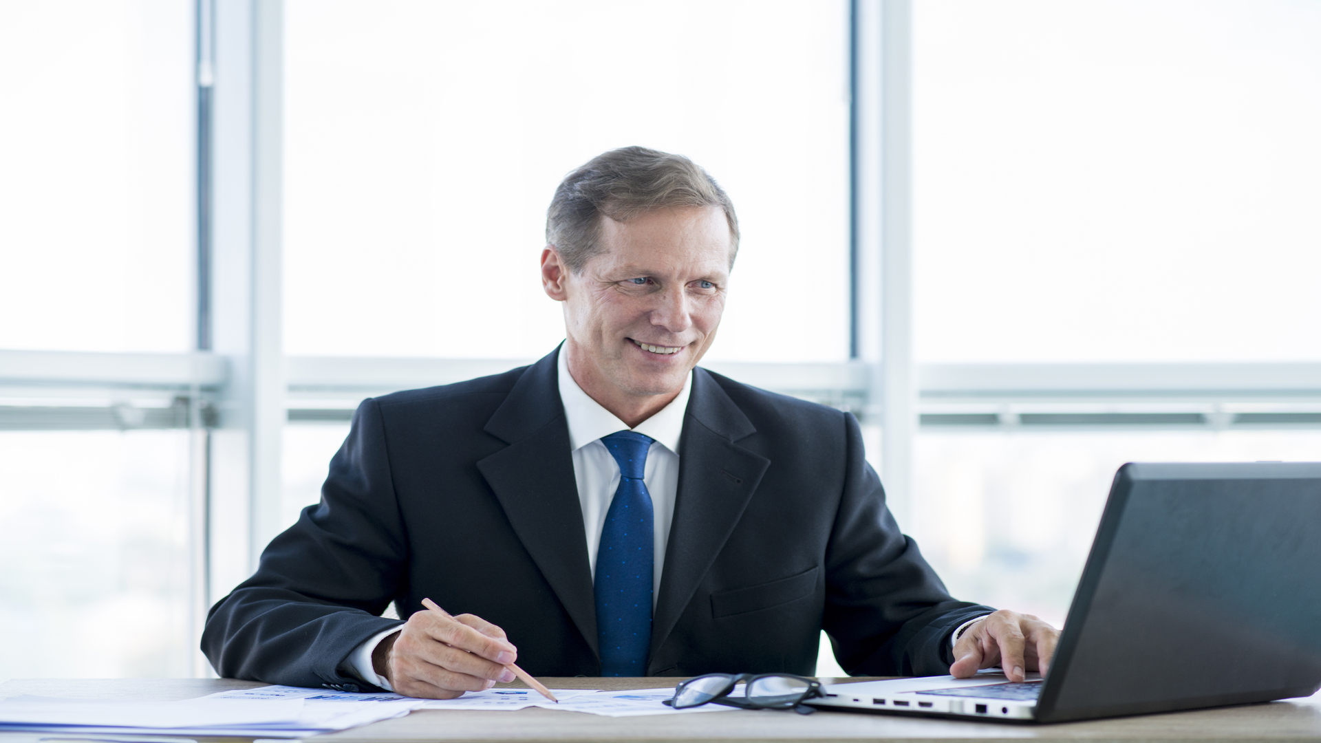 Importance of a Time and Attendance System in Dubai