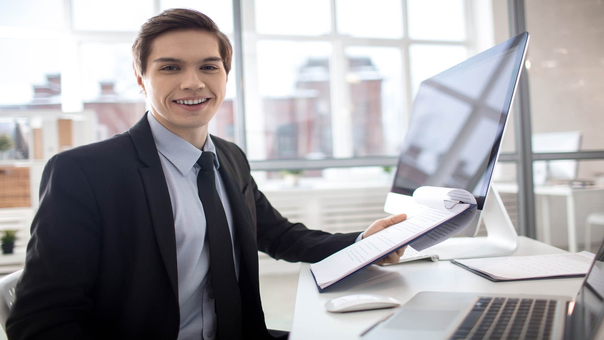 How to Choose a Time and Attendance System in Dubai