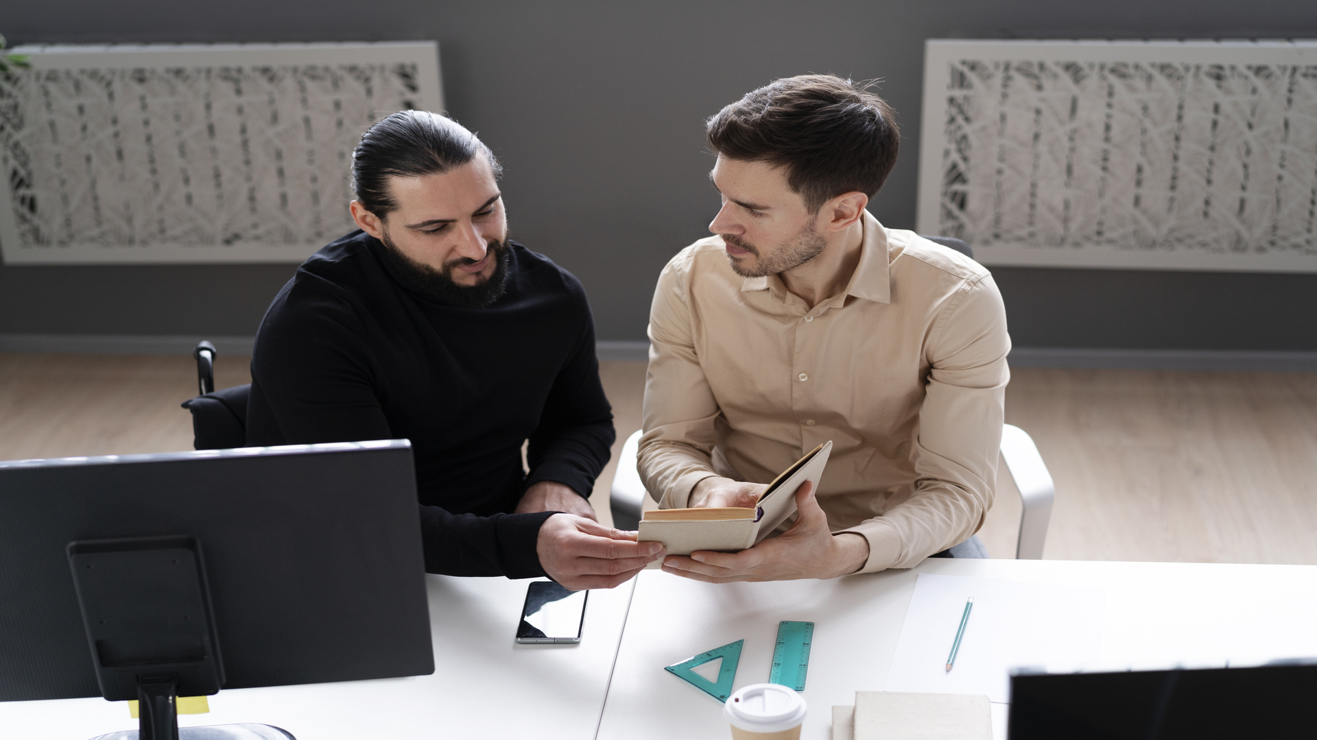How Are Overtime, Leave and Deductions Handled in UAE Payroll?