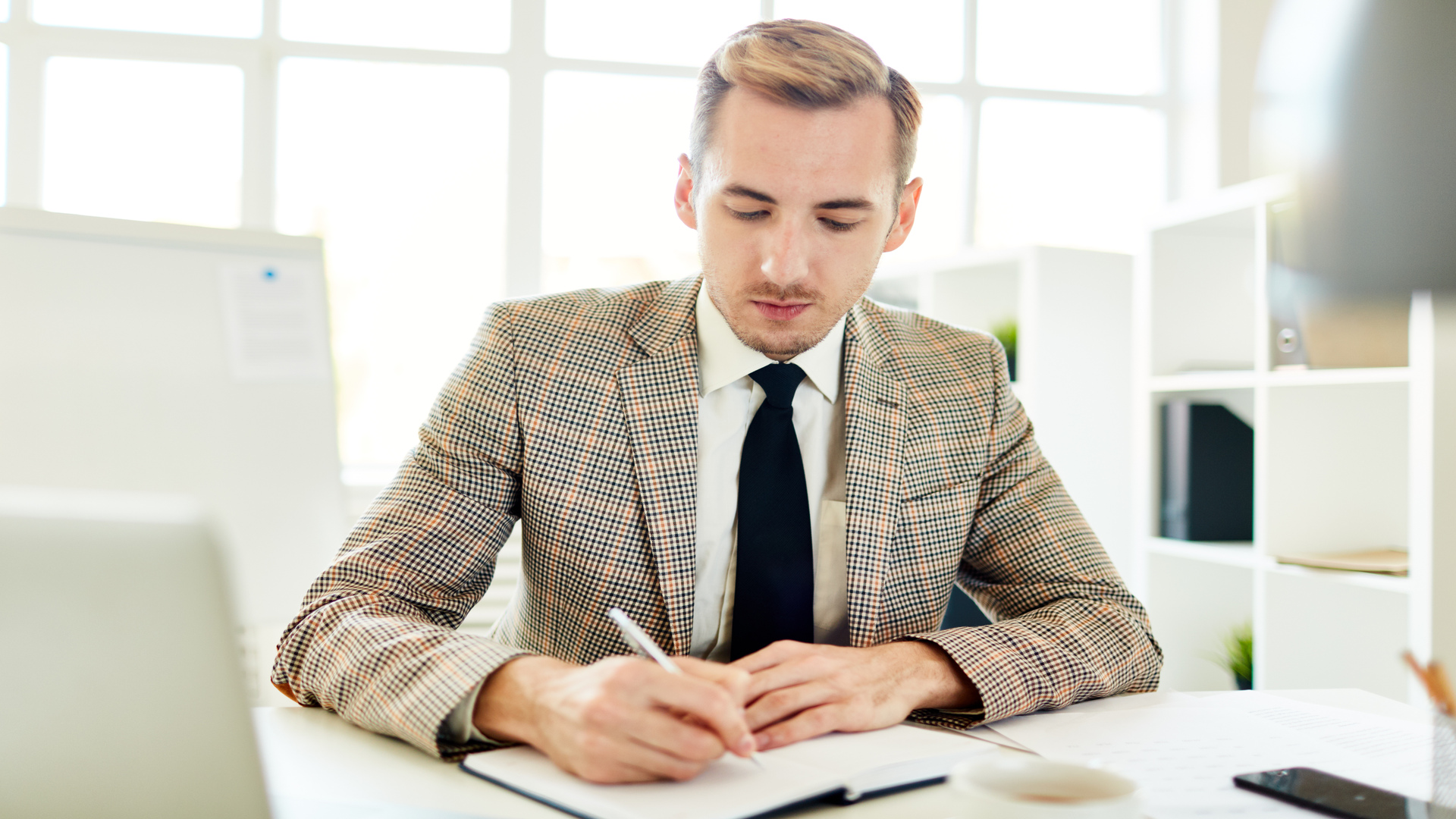What Is an E-Invoice? How E-Invoicing Works & Examples