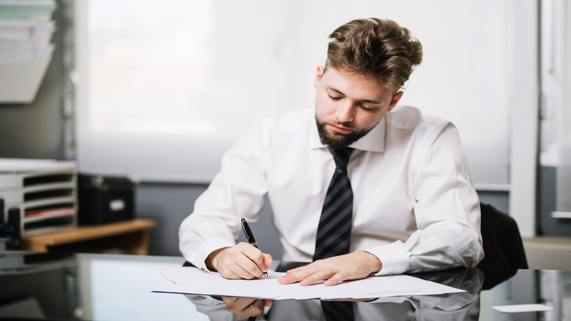 Project Manager vs Procurement Team: Who Does What?