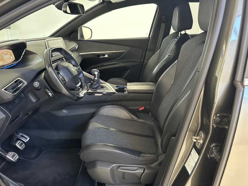 Peugeot 3008 GT Line, sièges avant