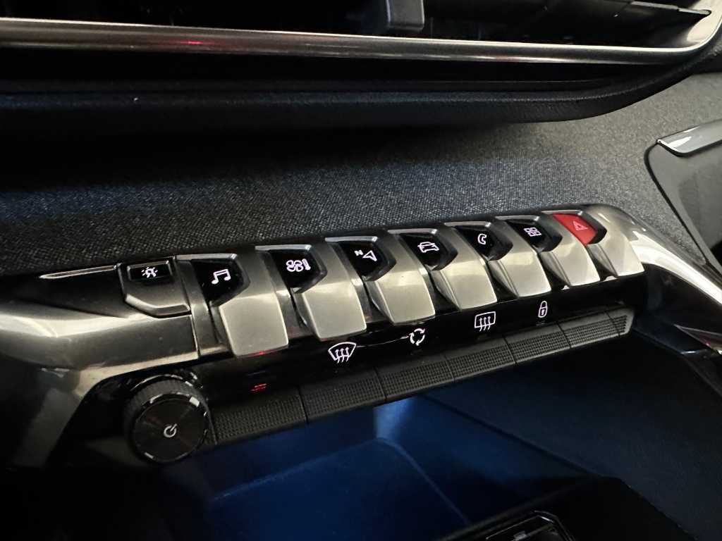 Peugeot 3008 GT Line, commandes centrales