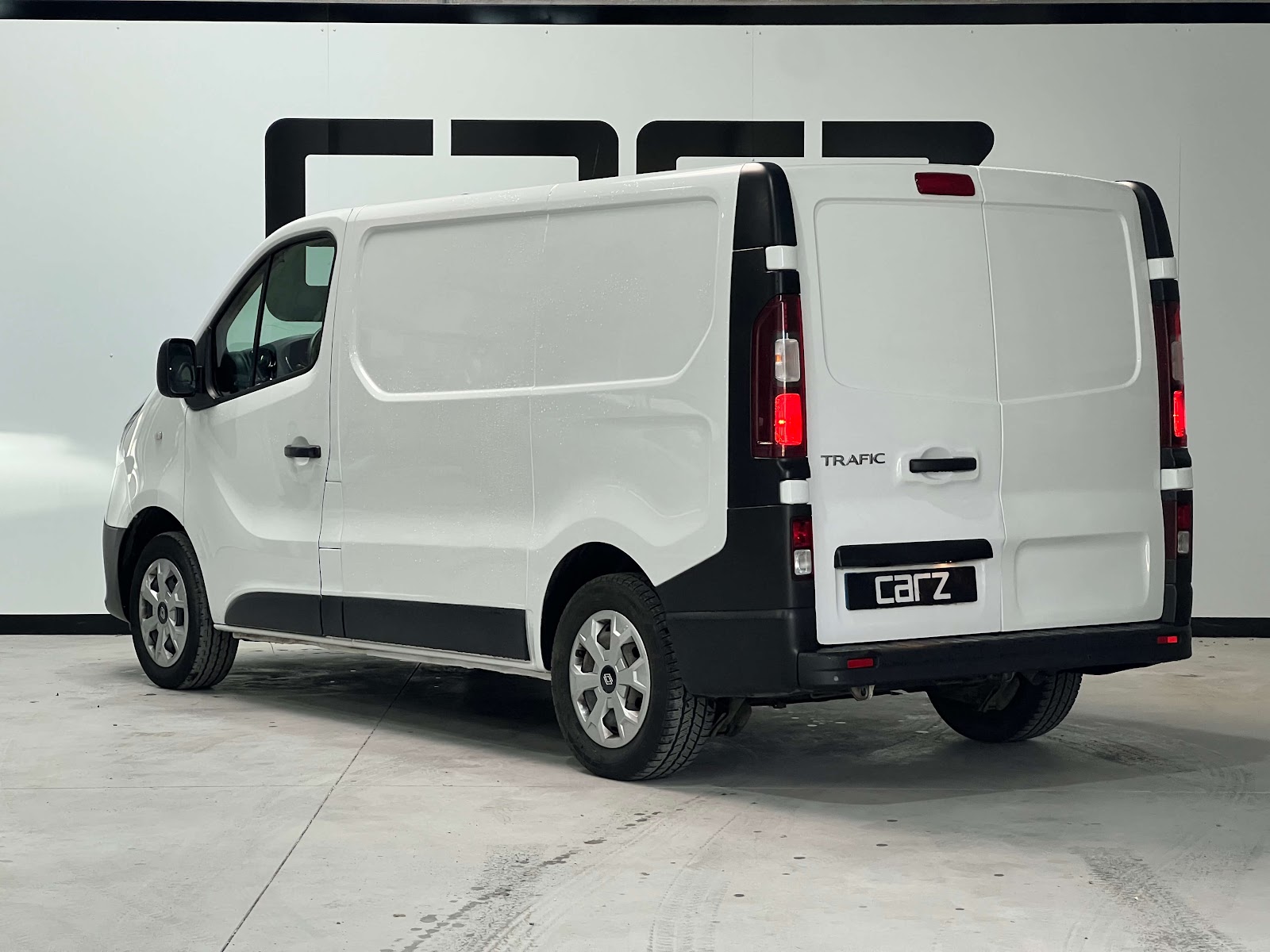 Renault Trafic L1H1, trois-quarts arrière