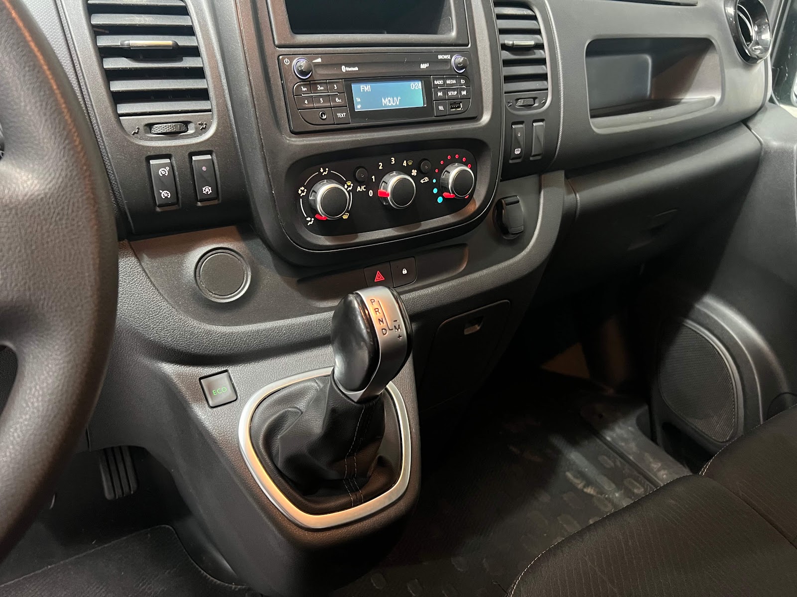 Renault Trafic L1H1, levier de boîte automatique
