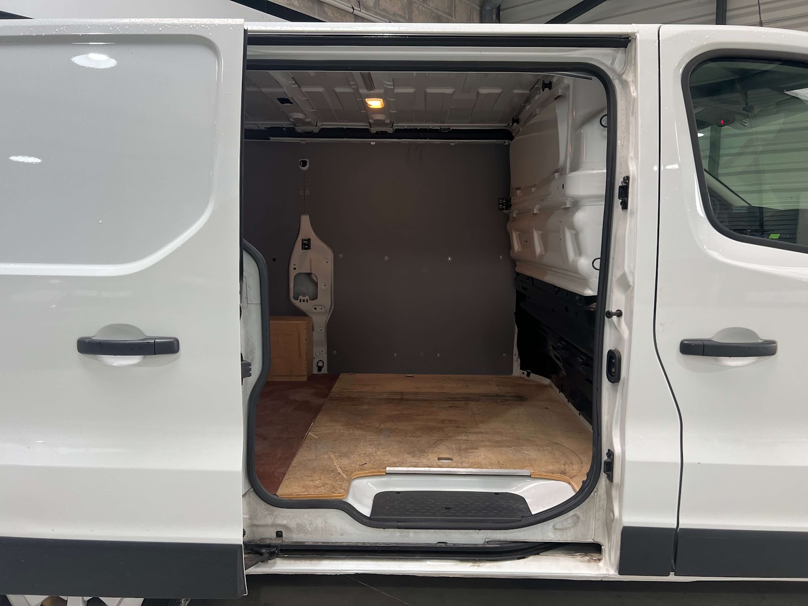 Renault Trafic L1H1, plancher de chargement
