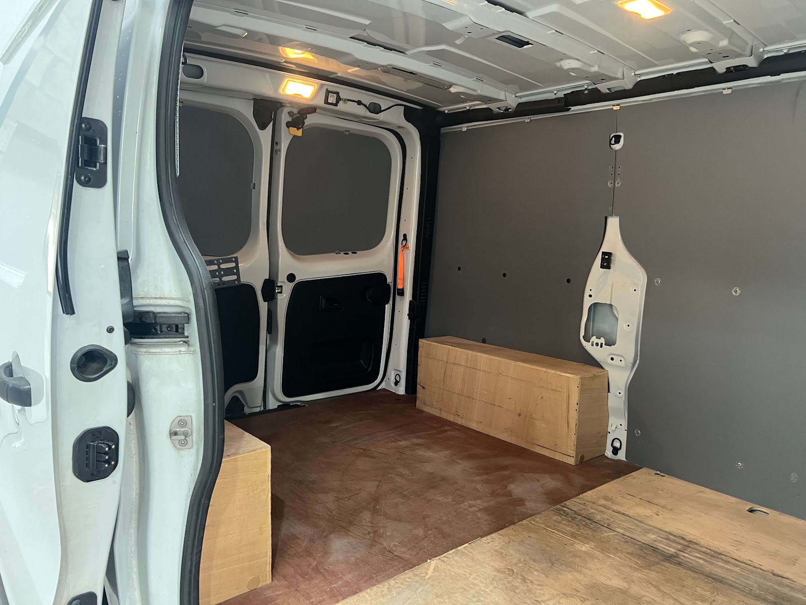 Renault Trafic L1H1, porte latérale