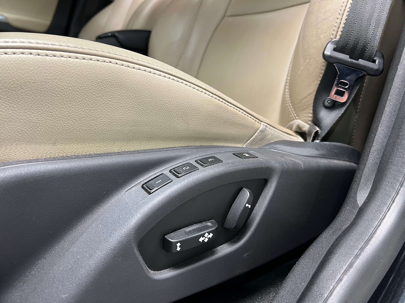 Volvo XC60 Summum, réglages électriques du siège