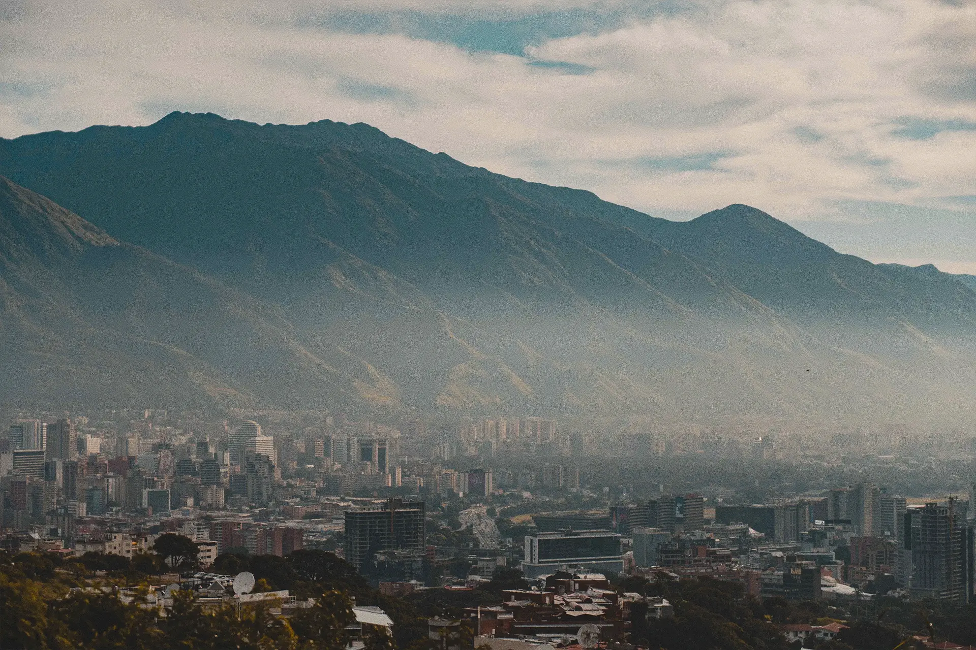 Caracas y El Γvila