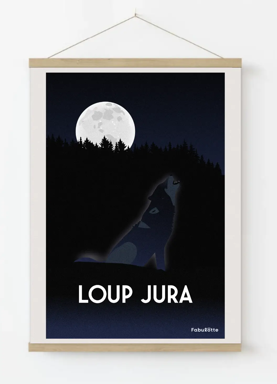 Affiche vectorielle moderne d'un loup dans le Jura - Monts Jura - bleu marine et blanc - sur porte affiche en bois - Édition limitée par Fabulotte.