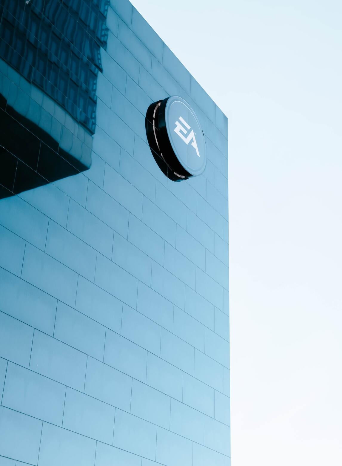 Modern logo EA Sports