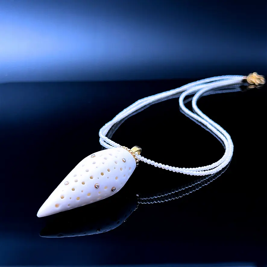 Gaby Wandscher - Schmuck aus Porzellan