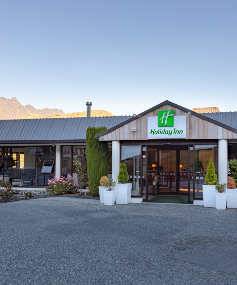 Holiday Hotel Image