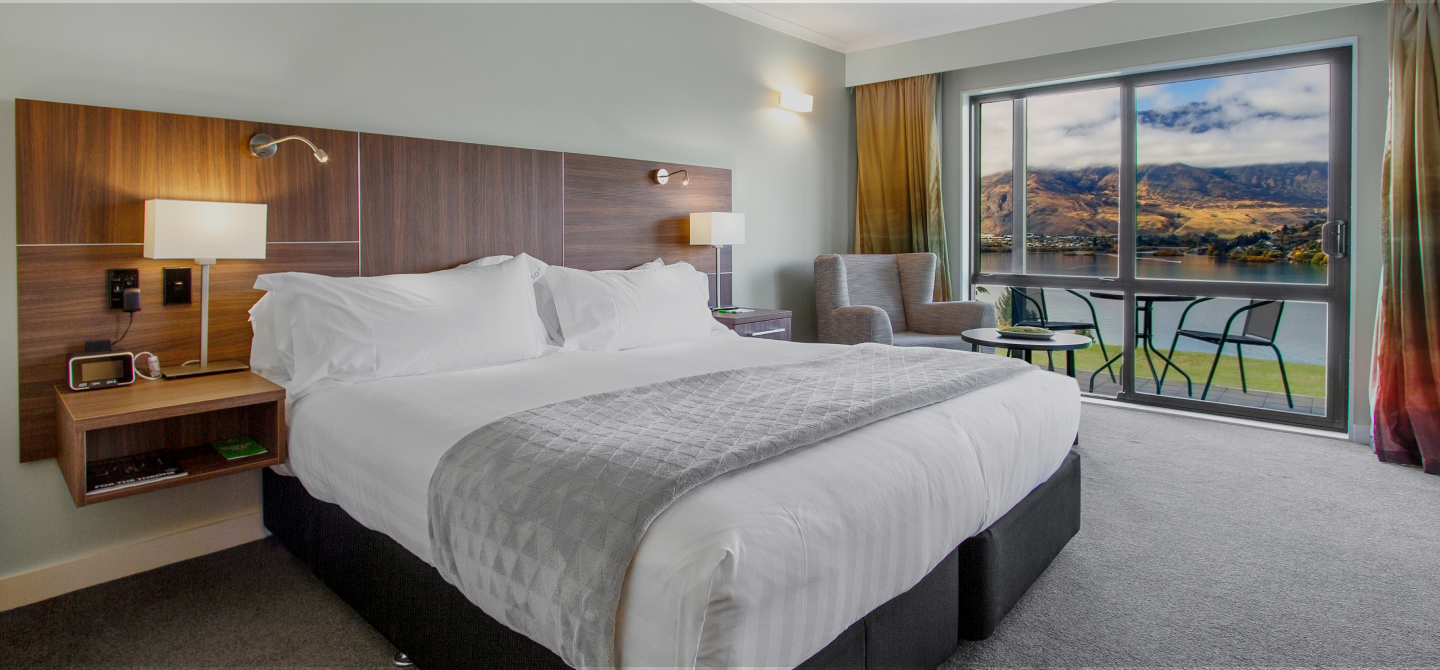 Lake View King Room
