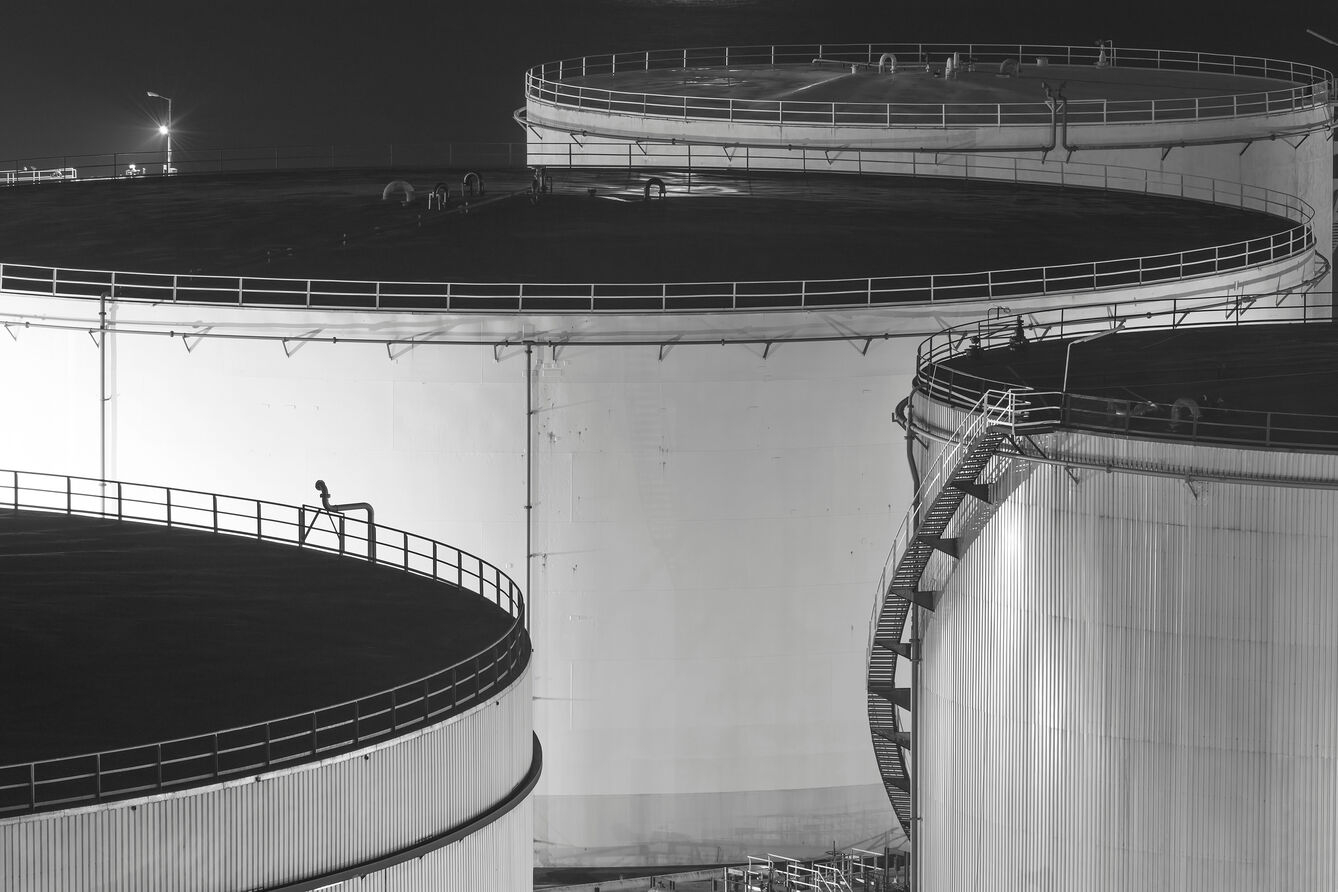 Iran's crude oil storage buffer is shrinking, but the key pressure valve remains cuts