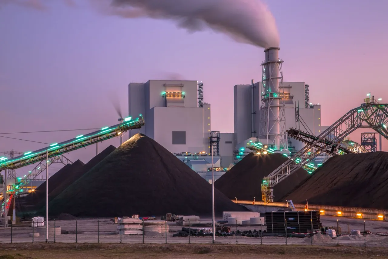 Demand headwinds weigh on dry bulk commodities