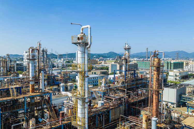 Refined products demand to fall 2.4 mbd in 2026 before an uneven 2027 recovery