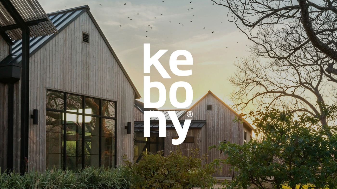 Kebony logo på bildebakgrunn med moderne hus