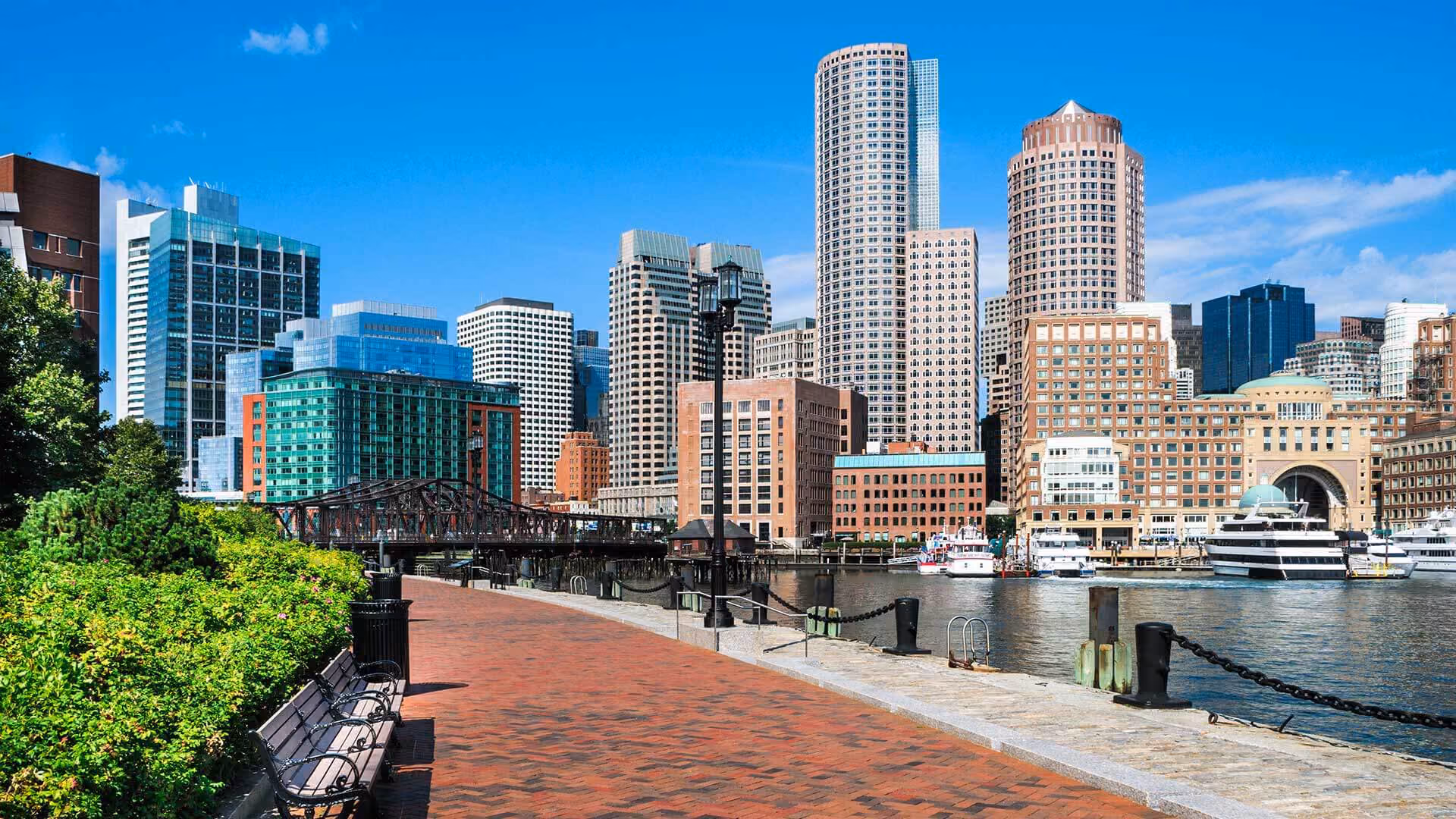 Boston, MA: cityscape and local surroundings