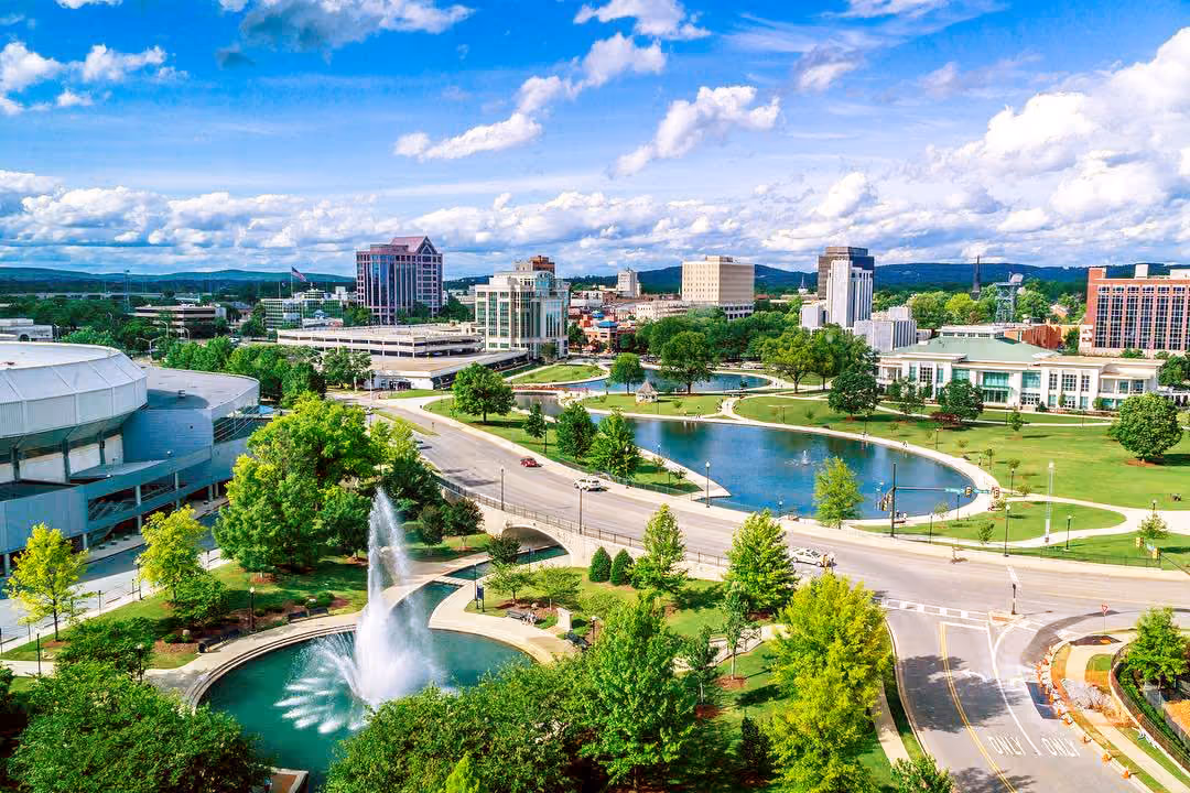 Huntsville, AL: cityscape and local surroundings