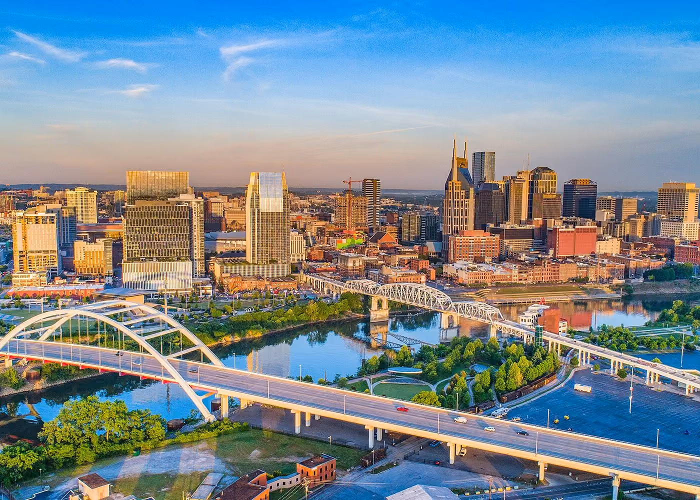 Nashville, TN: cityscape and local surroundings
