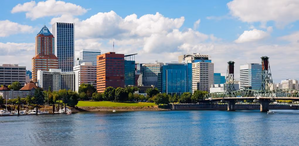 Portland, OR: cityscape and local surroundings
